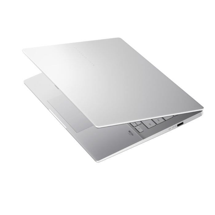 Asus Vivobook S14 | Cool Silver | 14" | IPS | WUXGA | 60 Hz | 1920 x 1200 пикселей | Антибликовое покрытие | Intel Core i5 | i5-13420H | 16 ГБ | DDR5 | Объем SSD 512 ГБ | Intel Graphics | Windows 11 Home | 802.11ax | Bluetooth версии 5.3 | Раскладка клавиатуры US international | Подсветка клавиатуры | Гарантия на батарею 12 мес. | Гарантия 24 мес.