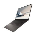 Asus Vivobook S16 UM5606WA-RK420X | Zumaia Gray | 16" | OLED | 3K | 2880 x 1800 пикселей | Глянцевый | AMD Ryzen AI 9 | HX370 | 32 ГБ | LPDDR5X | Объём SSD 2000 ГБ | AMD Radeon Graphics | Windows 11 Pro | 802.11be | Bluetooth версии 5.4 | Раскладка клавиатуры US international | Подсветка клавиатуры | Гарантия 24 мес. | Гарантия на батарею 12 мес.