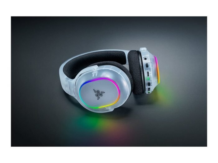 Мультиплатформенная игровая гарнитура Razer | Barracuda X Chroma | Bluetooth | Полноразмерная | Микрофон | Phantom White Edition | Беспроводная