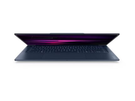 Lenovo Yoga Slim 7 14Q8Y11 Snapdragon | Космический синий | 14" | OLED | WUXGA | 1920 x 1200 пикселей | Глянцевый | Snapdragon X2 Plus | X2P-42-100 | 16 ГБ | Распаянная LPDDR5X | Объем SSD 512 ГБ | Qualcomm Adreno GPU | Windows 11 Home | 802.11be | Bluetooth версии 5.4 | Язык клавиатуры английский | Подсветка клавиатуры | Гарантия 24 мес. | Гарантия на батарею 12 мес.
